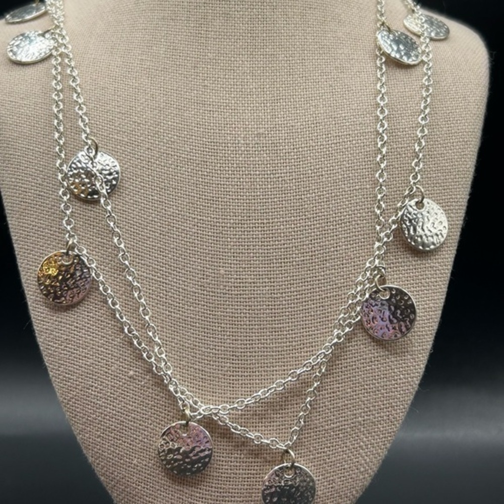 Delicate Daisy Fuentes Silver Tone Hammered Disc Long Necklace